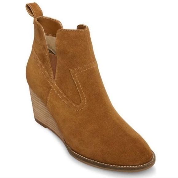 EUC Blondo Irving Waterproof Wedge Bootie Camel Tan Suede Size 8.5 - Picture 1 of 11